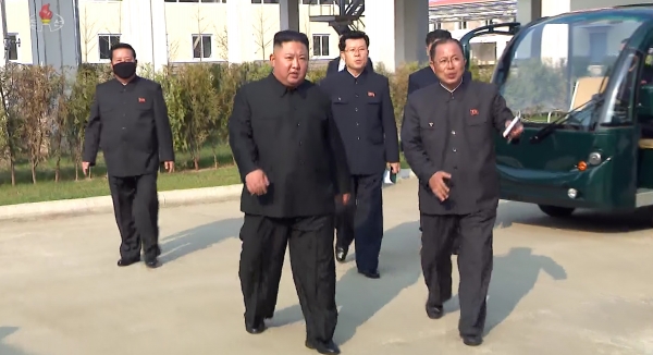 북한 조선중앙TV가 지난 2일 김정은 국무위원장이 평안남도 순천에 있는 인비료공장 준공식에 참석했다고 보도하고 있다. (사진=조선중앙TV 캡처) ⓒ뉴시스