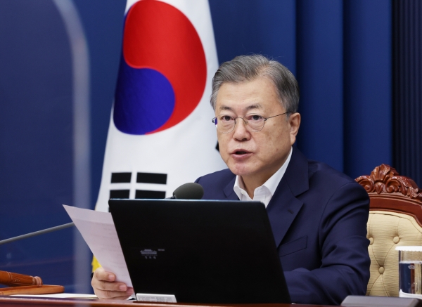 문재인 대통령이 오는 14일, 15일 이틀 동안 손석희 JTBC '뉴스룸' 앵커와 퇴임 전 마지막 대담을 갖는다.