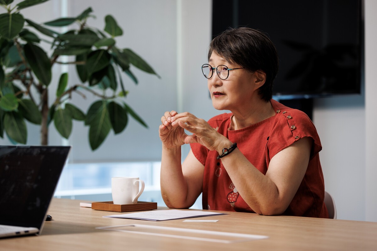 PD저널과 인터뷰하고 있는 권태선 방문진 이사장.  ©김성헌