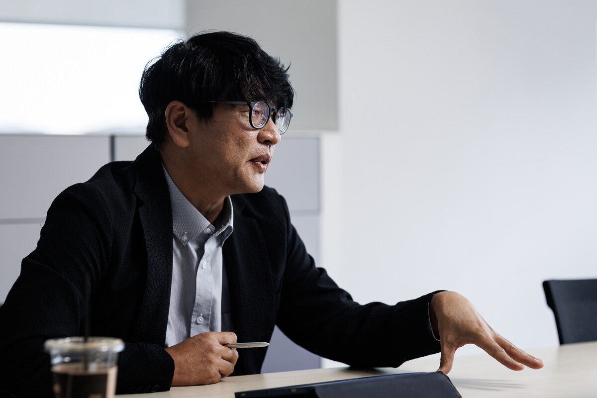 지난 10월 24일 상임동 MBC본사에 위치한 ‘모스트267’ 사무실에서 PD저널과 인터뷰하는 김진만 대표. ⓒ김성헌 